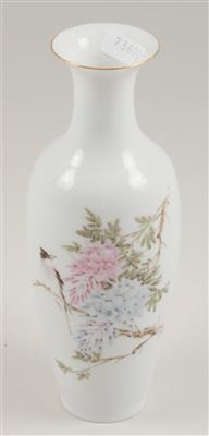 Vase, - Antiques and Paintings