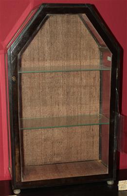 Biedermeier-Uhrenvitrine um 1820/30, - Saisonabschluß-Auktion<br>Bilder Varia und Antiquitäten