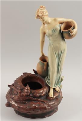 Junge Frau mit Wasserkrügen auf Vase, - Saisonabschluß-Auktion<br>Bilder Varia und Antiquitäten