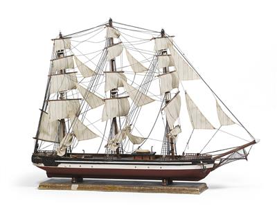 Modell eines dreimastigen Segelschiffes, - Sommerauktion