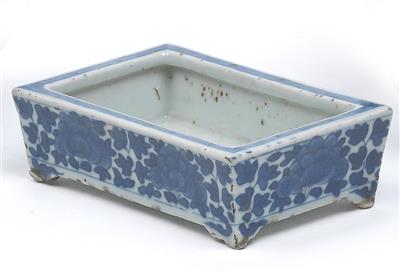 Blau-weißer Pinselwascher, - Summer-auction