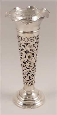 Sheffielder Vase - Summer-auction