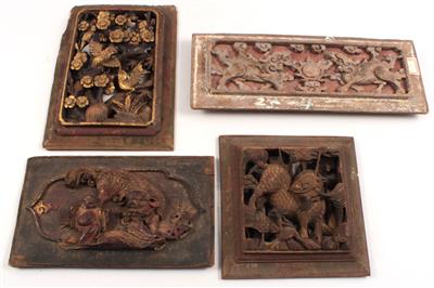 4 verschiedene asiatische Holzschnitzereien, - Summer-auction