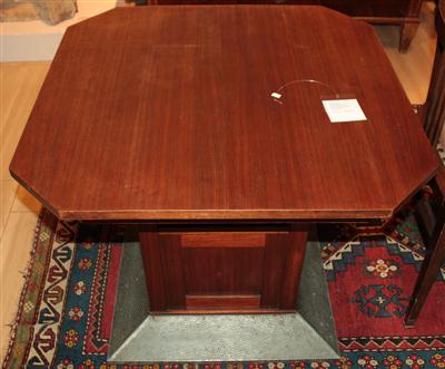 Niedriger Tisch, - Summer-auction