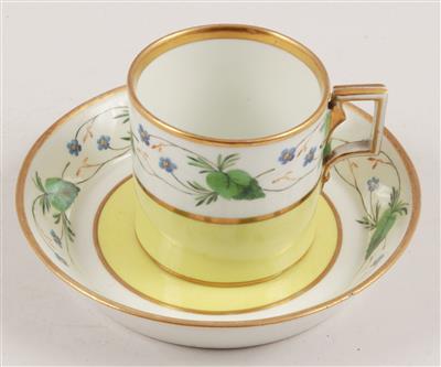 Tasse mit Untertasse, Porzellan, - Summer-auction