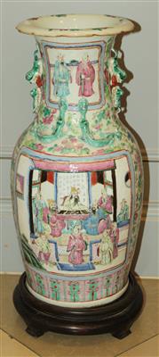 Famille Rose-Vase, - Saisoneröffnungs-Auktion Antiquitäten & Bilder