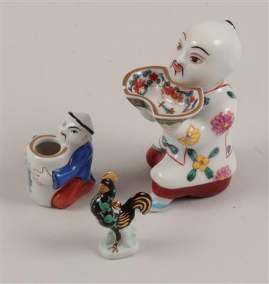 Kniender Chinese mit Schale, 1 Chinese mit Kerzenhalter, 1 Hahn, - Antiquitäten & Bilder