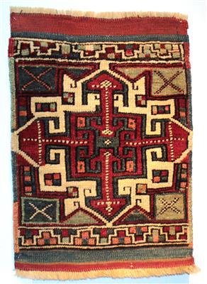 Bergama Taschenfront ca. 44 x 40 cm, - Winterauktion - Antiquitäten,<br />Möbel und Bilder