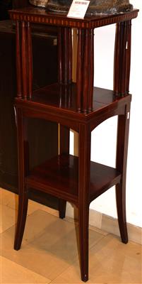 Etagere, - Winterauktion - Antiquitäten,<br />Möbel und Bilder