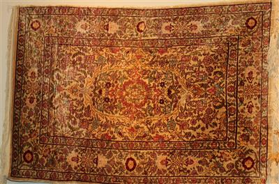 Hereke Seide ca. 87 x 61 cm, - Winterauktion - Antiquitäten,<br />Möbel und Bilder