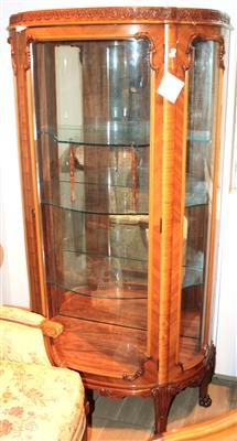 Spätjugendstil- Vitrine, - Winterauktion - Antiquitäten,<br />Möbel und Bilder