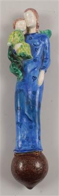 Wandplastik Madonna mit Kind auf Kugel, - Antiques and Paintings