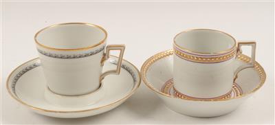 Schokoladetasse mit Trembleusen-Untertasse und Kaffeetasse mit Untertasse, - Antiques and Paintings