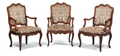 Three Baroque armchairs, - Starožitnosti (Nábytek, Socha?ská díla)
