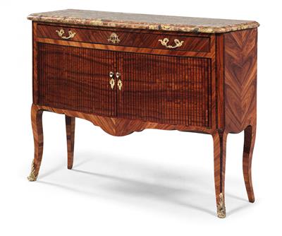 French chest of drawers, - Works of Art (Furniture, Sculpture)