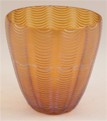 Vase, - Antiques and Paintings