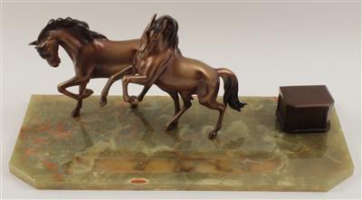 Tintenzeug mit zwei Pferden aus Bronze, - Starožitnosti, Obrazy