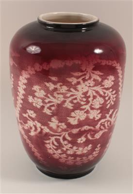 Vase, - Antiques and Paintings