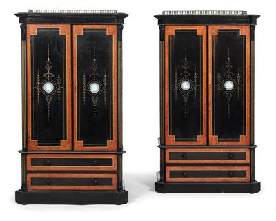 Seltenes Paar englischer Halbschränke, - Saisonabschluss-Auktion Bilder Varia, Antiquitäten, Möbel/Design