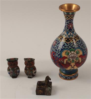 1 Cloisonné-Vase, - Sommerauktion - Bilder Varia, Antiquitäten, Möbel/ Design