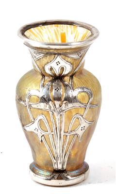 Kleine Vase mit galvanischer Silberauflage, - Letní aukce