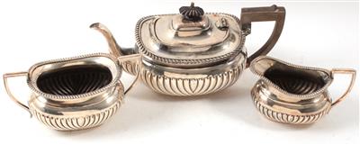 1 Teekanne, 1 Gießer, 1 Zuckerschale, - Summer-auction