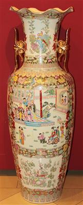 Große Famille rose-Bodenvase, - Sommerauktion - Bilder Varia, Antiquitäten, Möbel