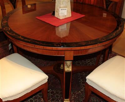 Runder Tisch im Biedermeierstil, - Summer-auction
