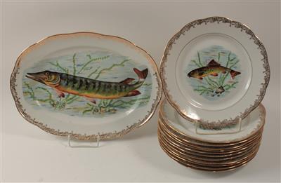 12 Teller, 1 Fischplatte, - Summer-auction