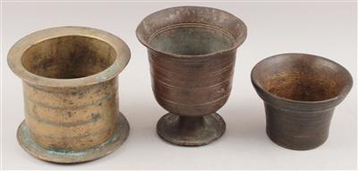 Drei Mörser aus Bronze - Sommerauktion - Bilder Varia, Antiquitäten, Möbel