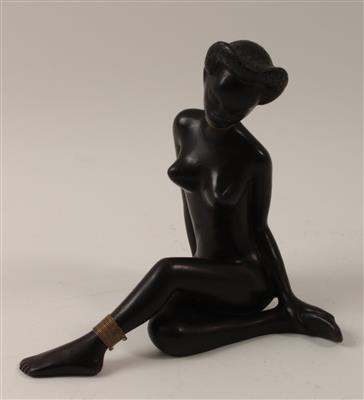 Sitzende Schwarzafrikanerin, - Summer-auction