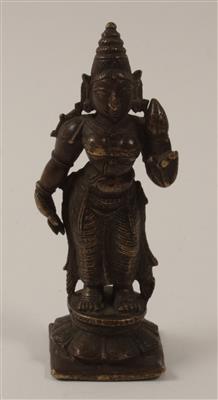 Figur der Lakshmi mit Lotus, - Sommerauktion - Bilder Varia, Antiquitäten, Möbel