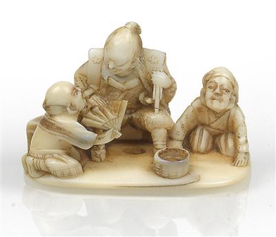 Netsuke eines Fürsten mit zwei Begleitern, - Summer-auction