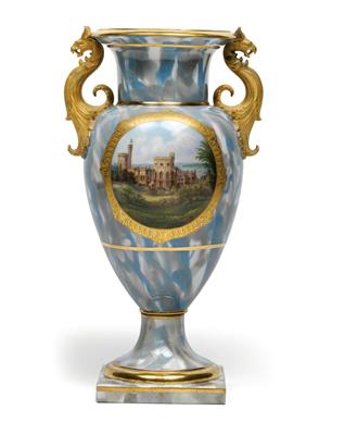 Vase depicting Schloss Babelsberg, - Starožitnosti (Nábytek, Sochařská díla, Sklo, Porcelán)