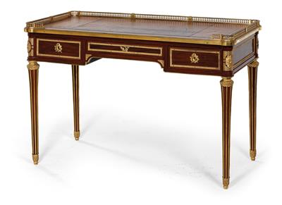 Exquisite French lady’s bureau plat, - Works of Art (Furniture, Sculpture, Glass and porcelain)
