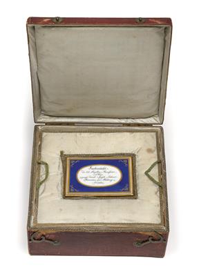 Case with inlays and 19 painted model plaquettes, - Works of Art (Furniture, Sculpture, Glass and porcelain)