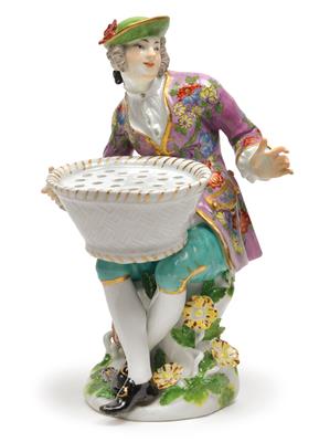 Kavalier als Gärtner mit Blumensteck-Korb, - Antiquitäten (Möbel, Skulpturen, Glas und Porzellan)