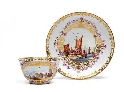 Small cup and saucer, - Starožitnosti (Nábytek, Sochařská díla, Sklo, Porcelán)