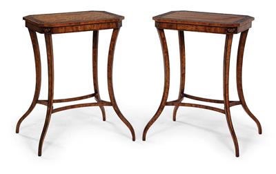 Pair of elegant side tables, - Works of Art (Furniture, Sculpture, Glass and porcelain)