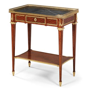 French rectangular salon table, - Oggetti d'arte (mobili, sculture, Vetri e porcellane)