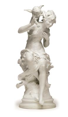 Young lady seated with Cupid behind her, - Oggetti d'arte (mobili, sculture, Vetri e porcellane)