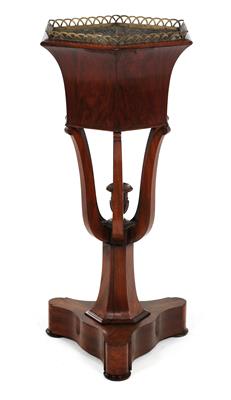 Unusually tall English wine cooler or jardinière, - Works of Art (Furniture, Sculpture, Glass and porcelain)