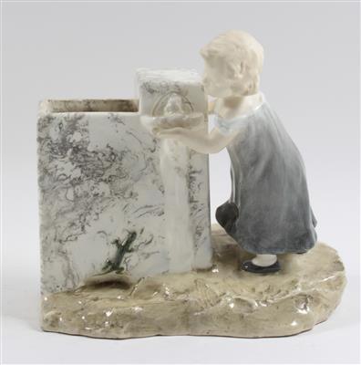 Augmüller, Vase mit Mädchen und Eidechse vor Brunnen, - Antiquariato e Dipinti