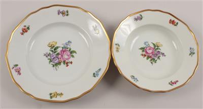 8 Suppenteller Dm. 25 cm, 1 Suppenteller Dm. 21 cm, - Antiques and Paintings