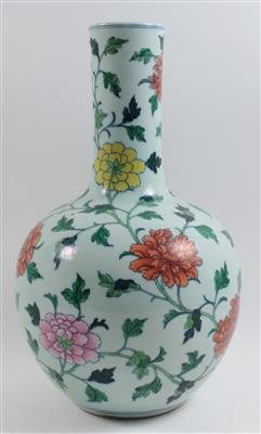 Vase, - Antiques and Paintings