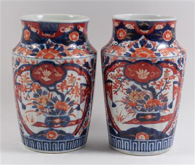 1 Paar Imari Vasen, - Antiquariato e Dipinti