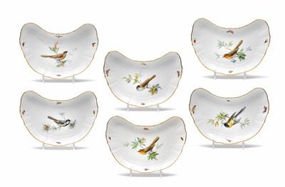 Side dishes with European and non-European birds, - Works of Art (Furniture, Sculptures, Glass, Porcelain)