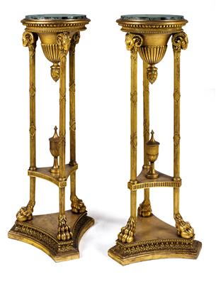 Pair of tall flower or bust stands, - Oggetti d'arte