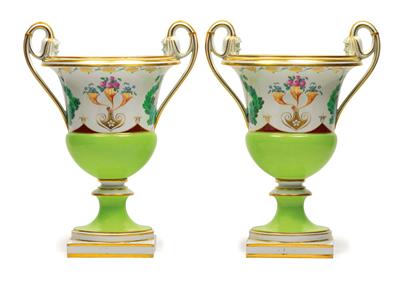 A pair of vases with Egyptian-style heads, - Starožitnosti (Nábytek, Sochařská díla)