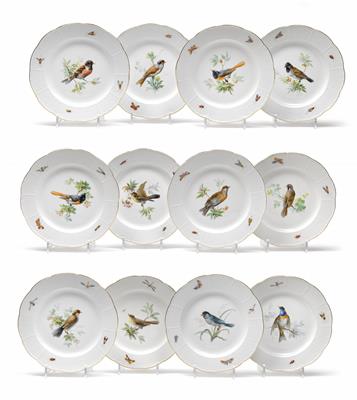 A dinner plate with European and non-European birds, - Oggetti d'arte